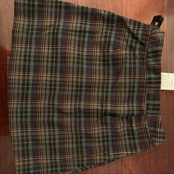 Brandy Melville plaid skirt - Picture 2 of 3